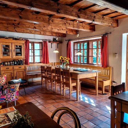 Apartmany Cerveny Dvur Chvalšiny المظهر الخارجي الصورة