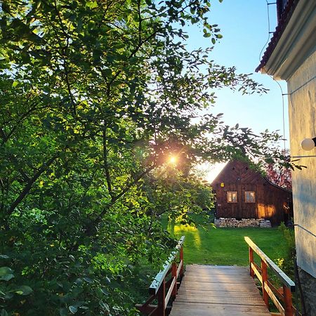 Apartmany Cerveny Dvur Chvalšiny المظهر الخارجي الصورة