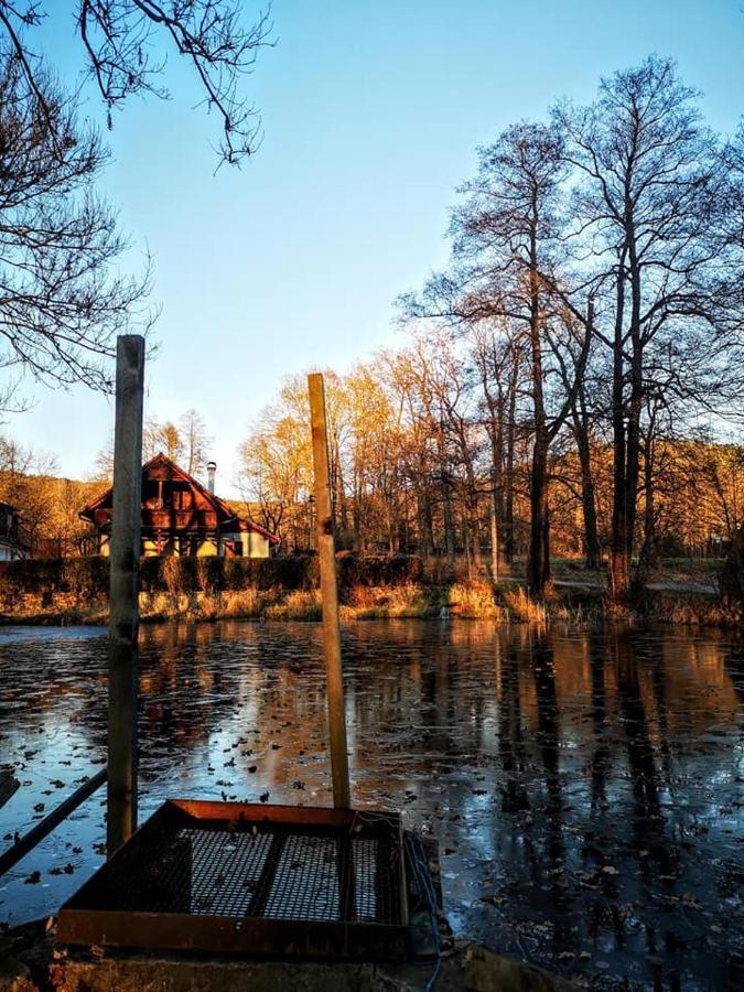 Apartmany Cerveny Dvur Chvalšiny المظهر الخارجي الصورة