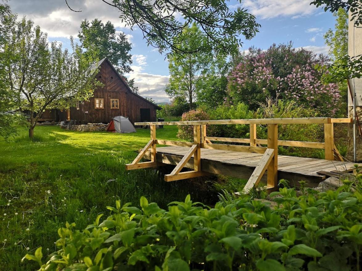 Apartmany Cerveny Dvur Chvalšiny المظهر الخارجي الصورة
