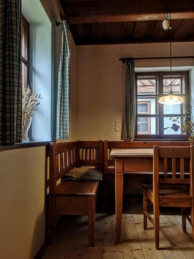 Apartmany Cerveny Dvur Chvalšiny المظهر الخارجي الصورة
