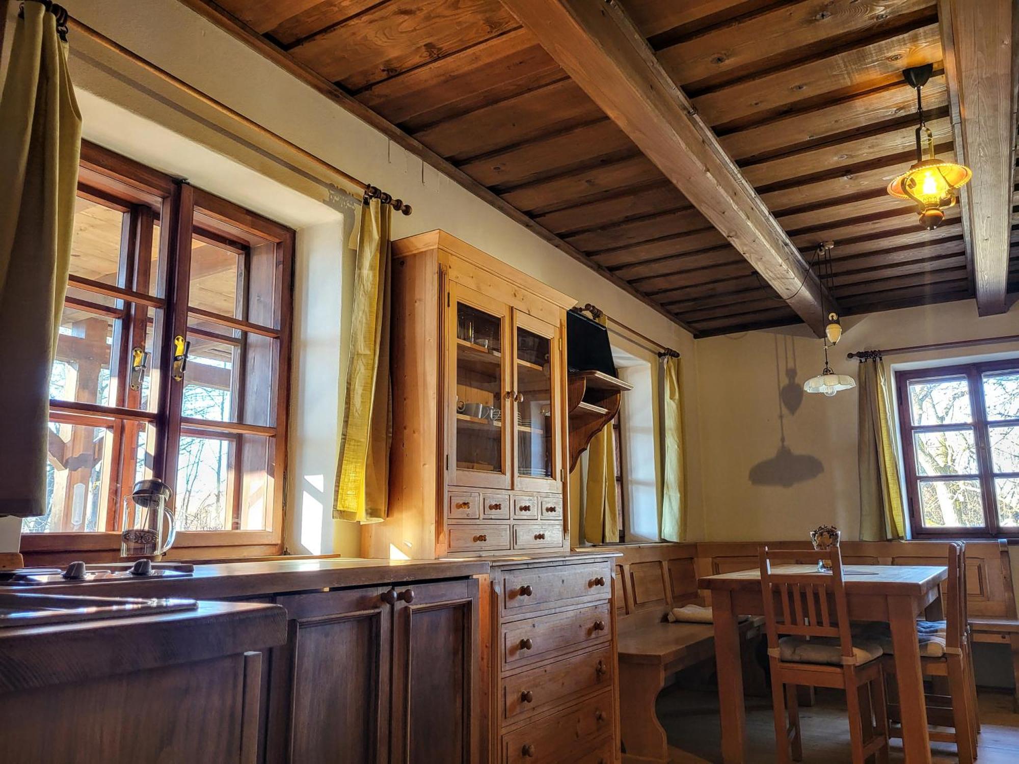 Apartmany Cerveny Dvur Chvalšiny المظهر الخارجي الصورة