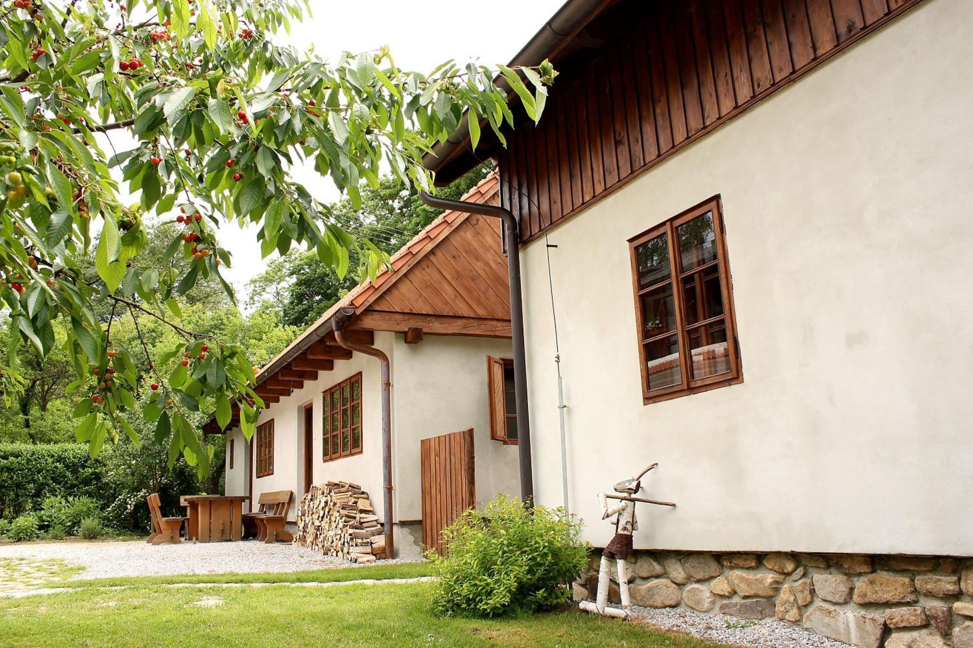 Apartmany Cerveny Dvur Chvalšiny المظهر الخارجي الصورة