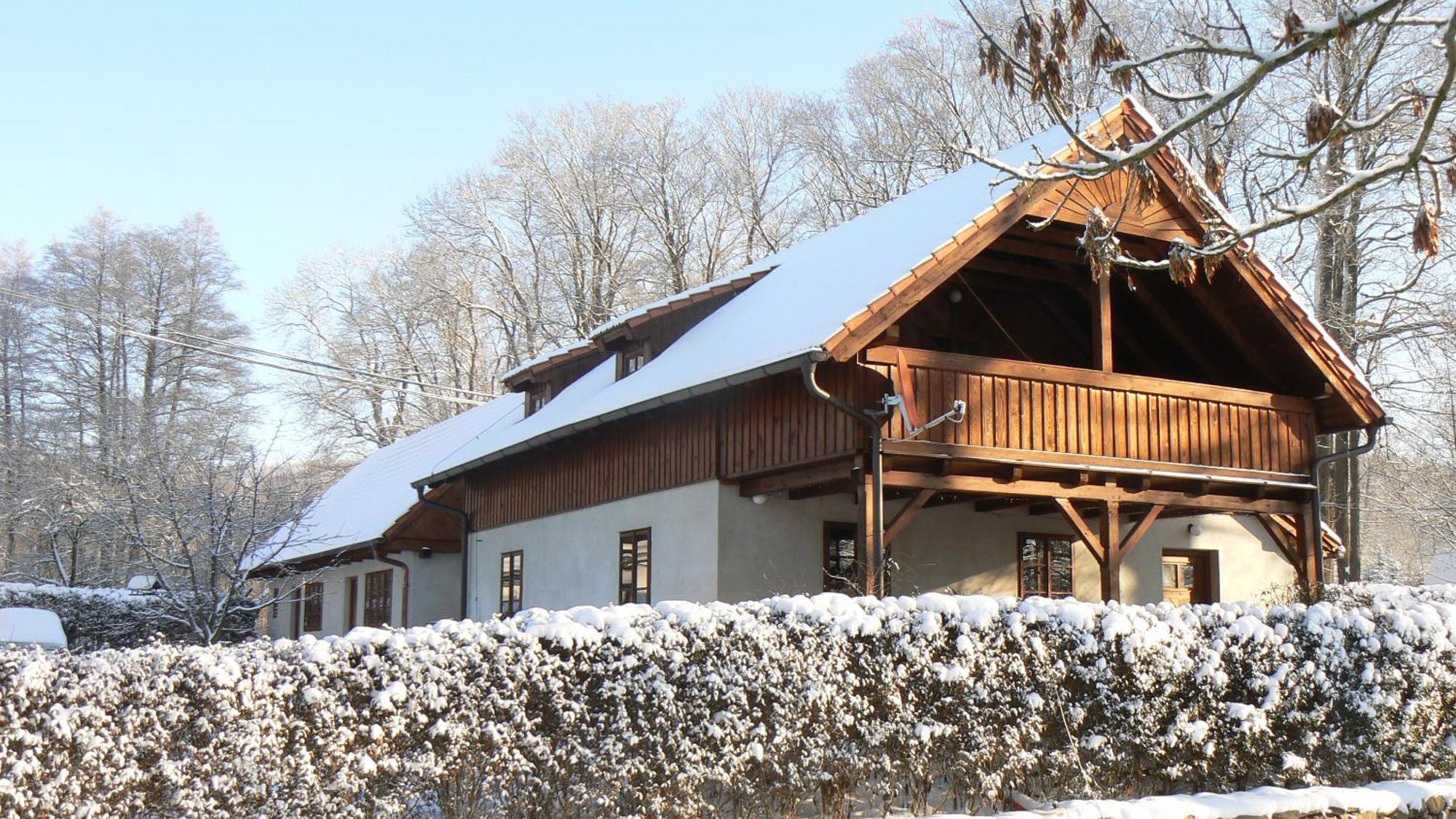Apartmany Cerveny Dvur Chvalšiny المظهر الخارجي الصورة