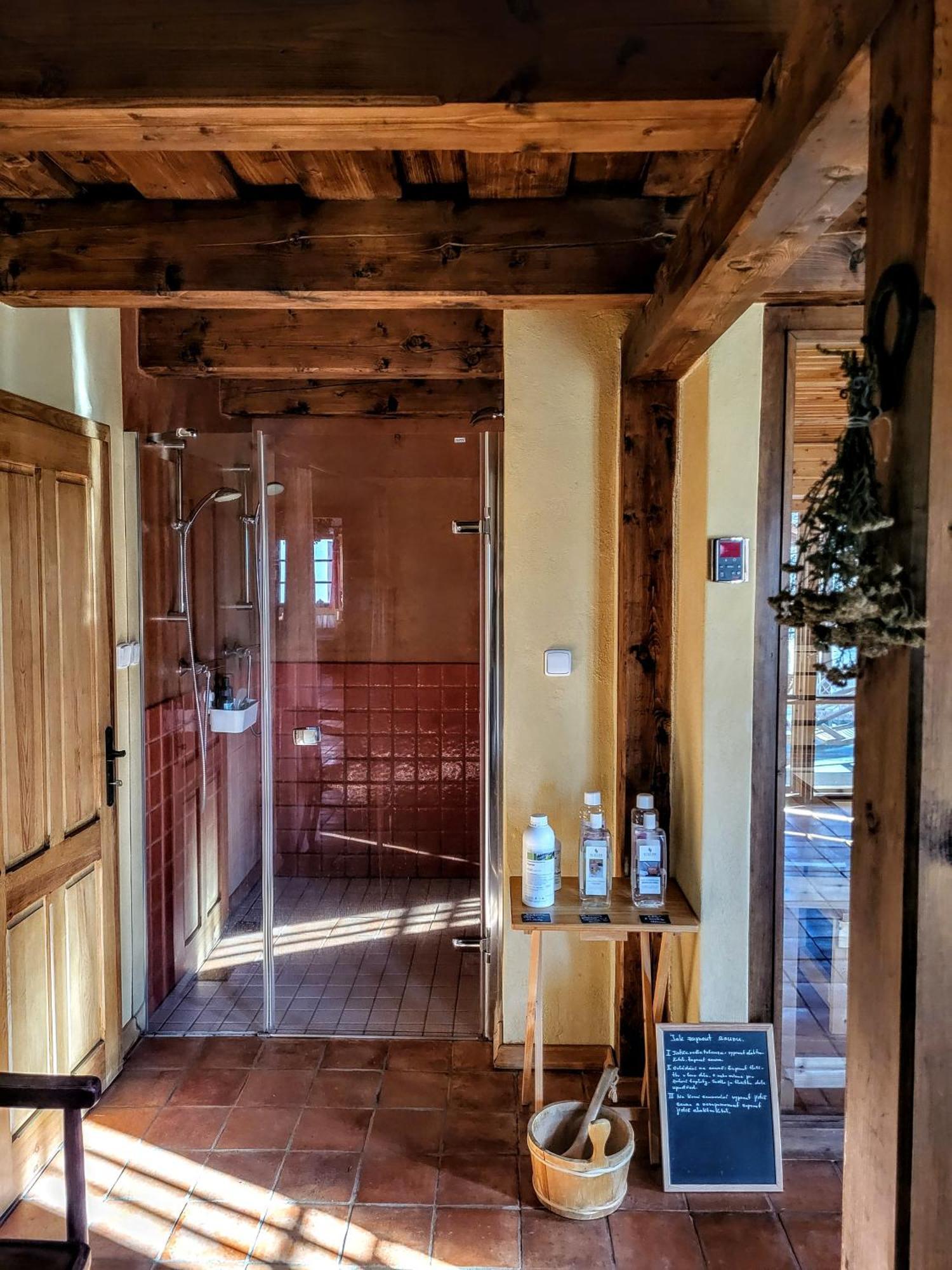 Apartmany Cerveny Dvur Chvalšiny المظهر الخارجي الصورة