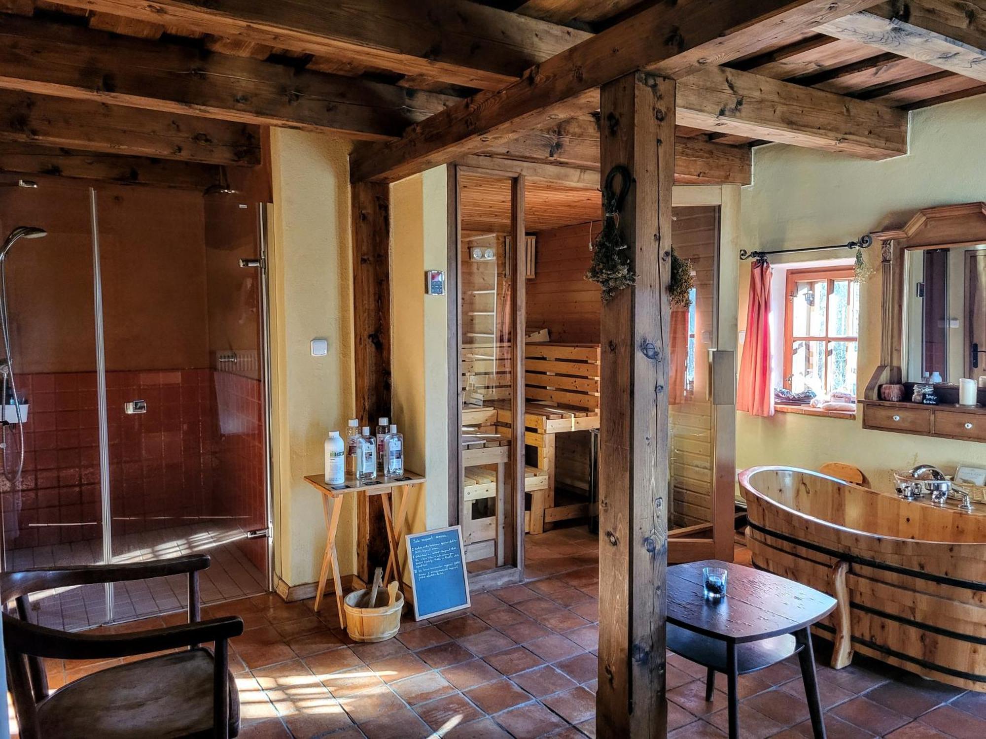 Apartmany Cerveny Dvur Chvalšiny المظهر الخارجي الصورة